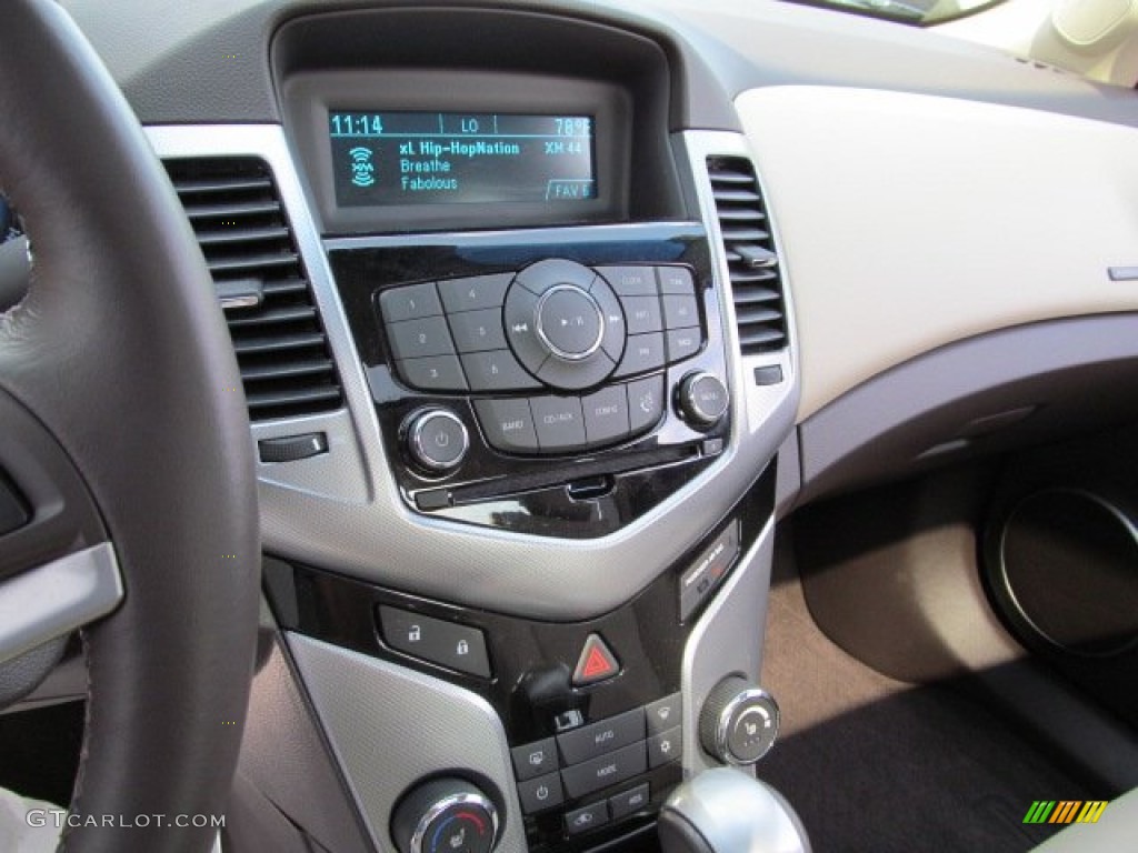 2011 Cruze LTZ/RS - Summit White / Cocoa/Light Neutral Leather photo #17