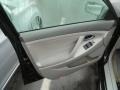Black - Camry LE Photo No. 7