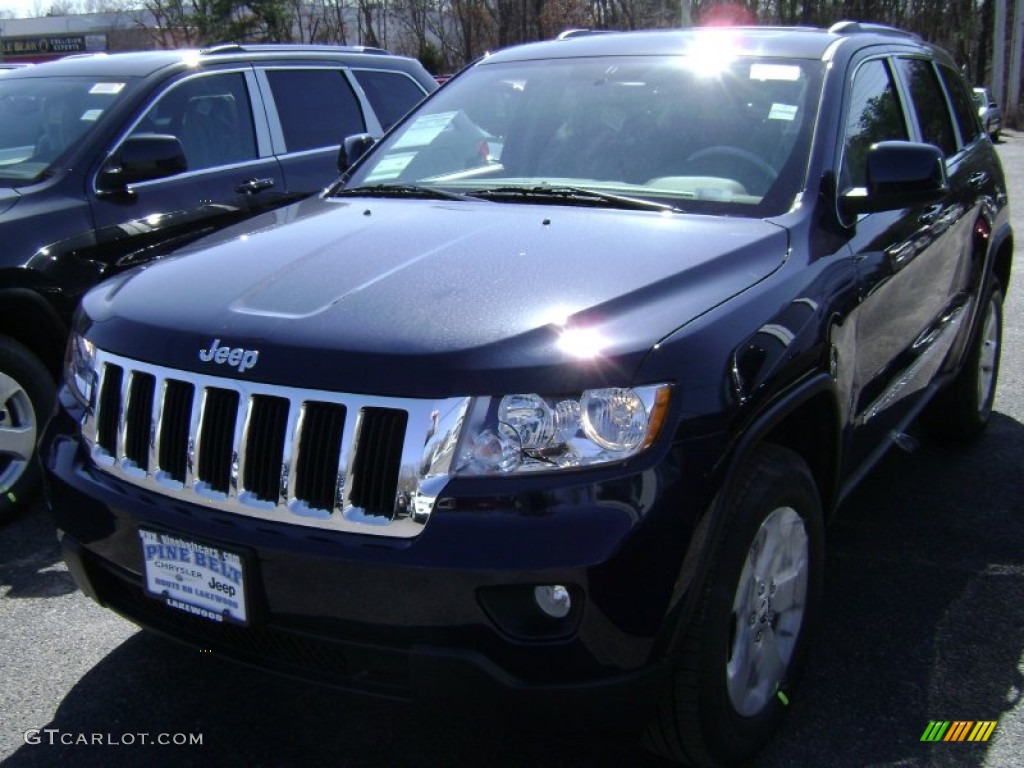 True Blue Pearl Jeep Grand Cherokee