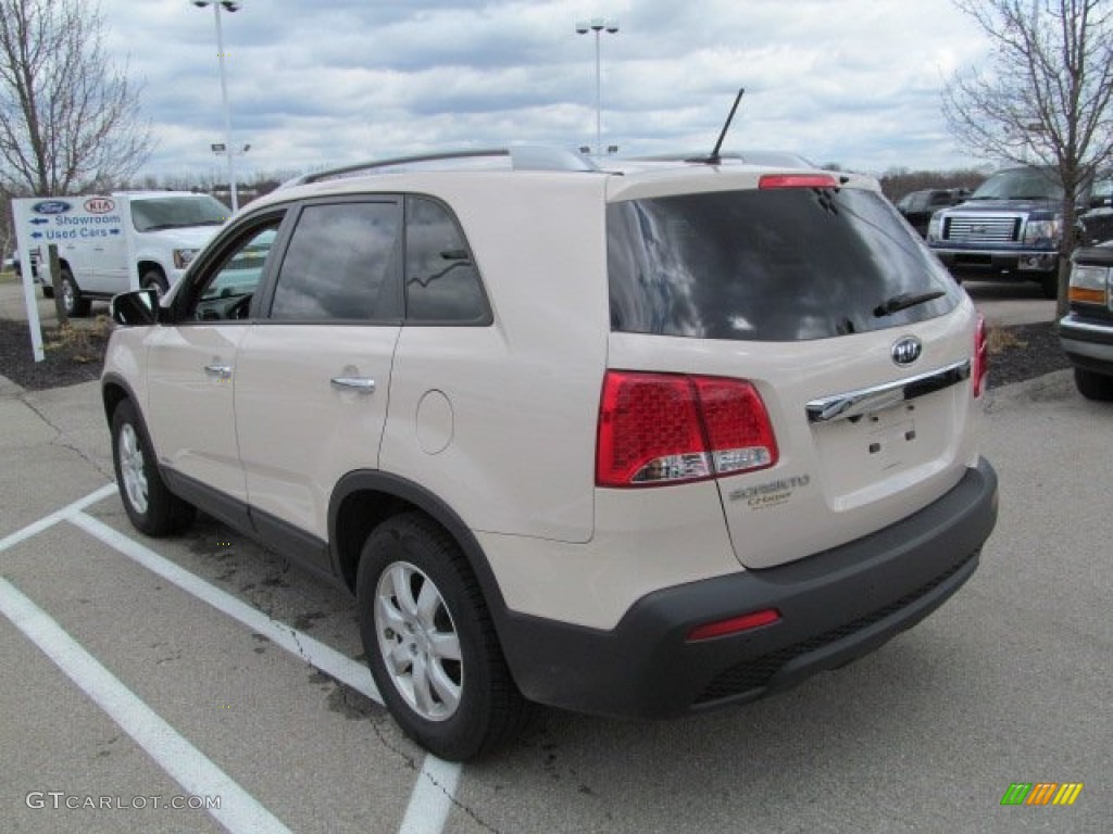 2011 Sorento LX AWD - White Sand Beige / Beige photo #8