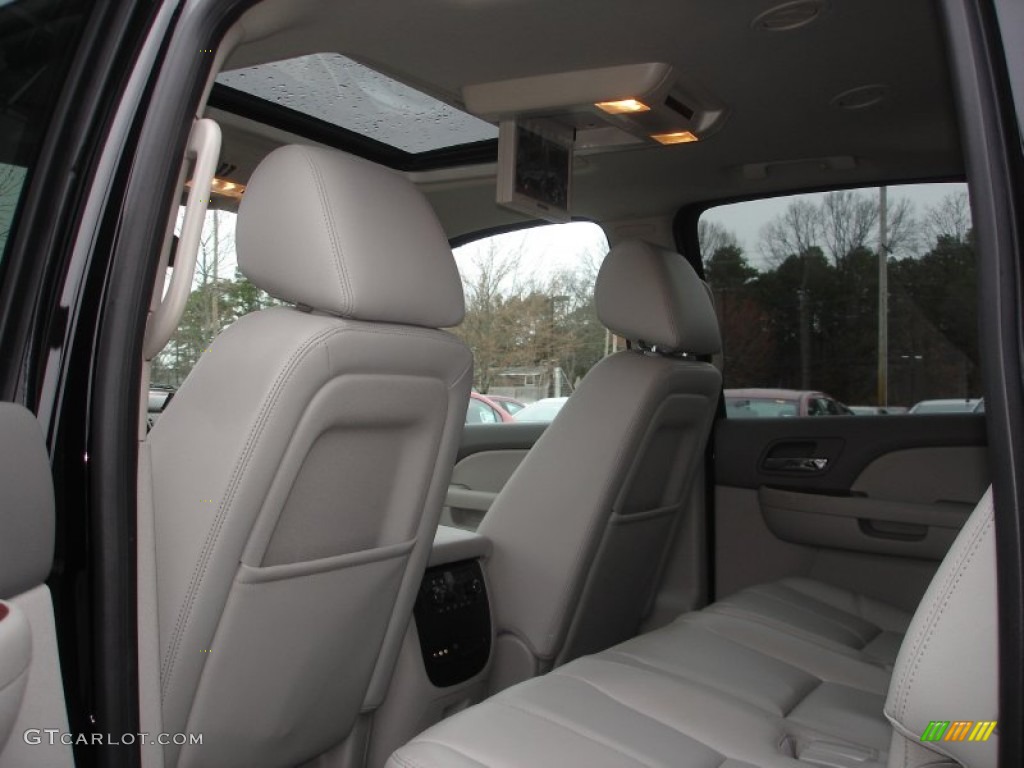 2012 Suburban LT 4x4 - Black / Light Titanium/Dark Titanium photo #11