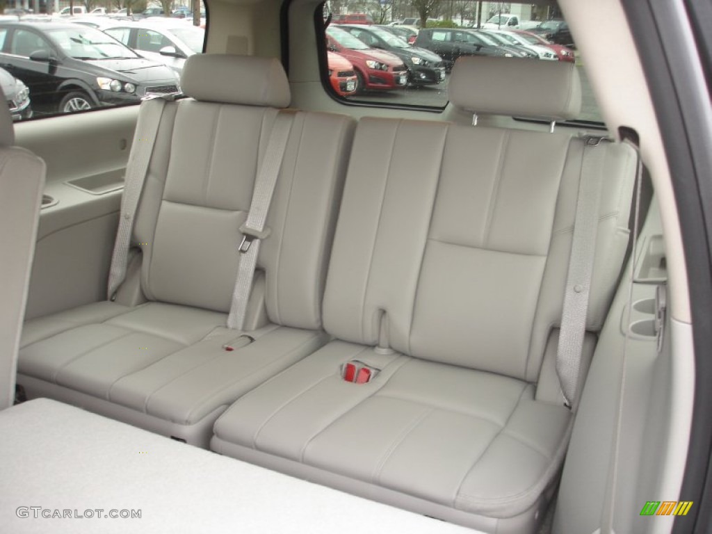 2012 Suburban LT 4x4 - Black / Light Titanium/Dark Titanium photo #13