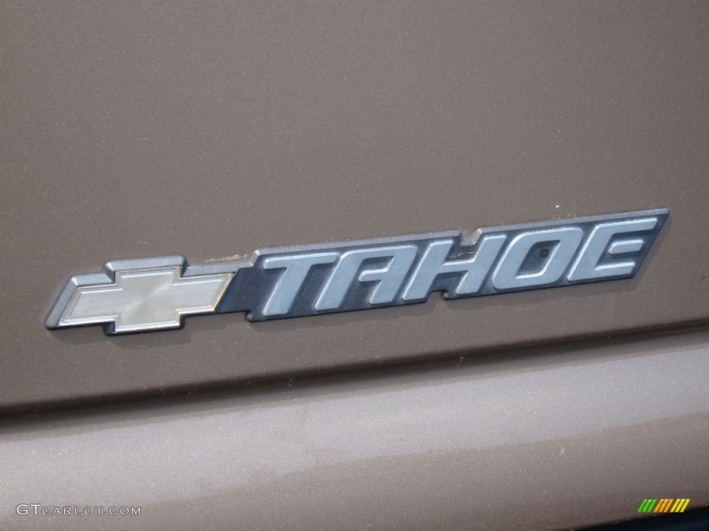 2004 Chevrolet Tahoe LT Marks and Logos Photos