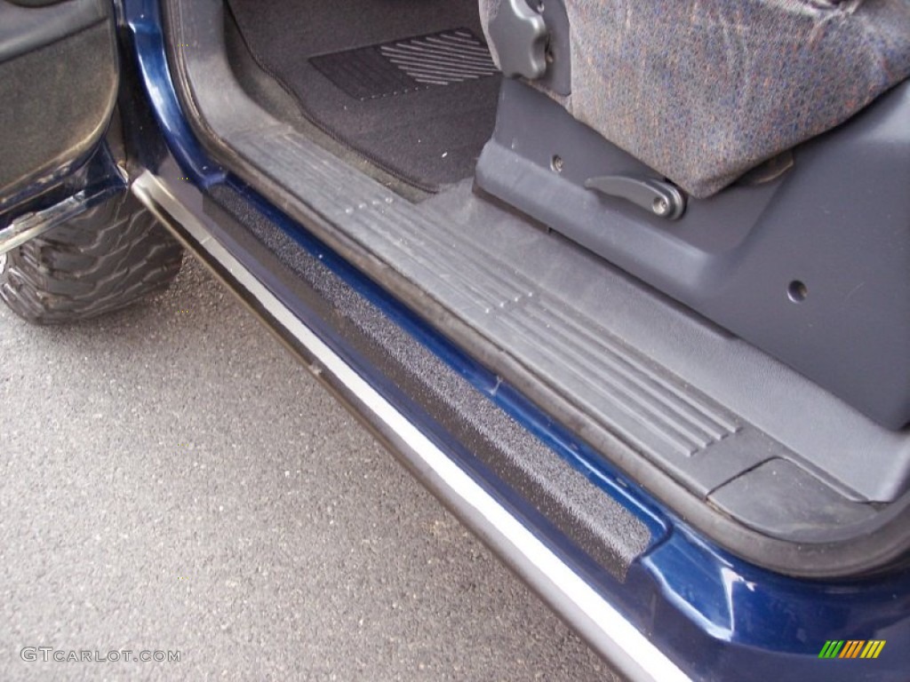 1999 Silverado 1500 LS Z71 Extended Cab 4x4 - Indigo Blue Metallic / Graphite photo #61