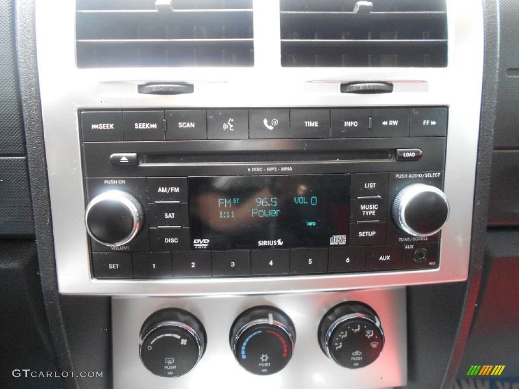 2007 Dodge Nitro R/T Audio System Photos