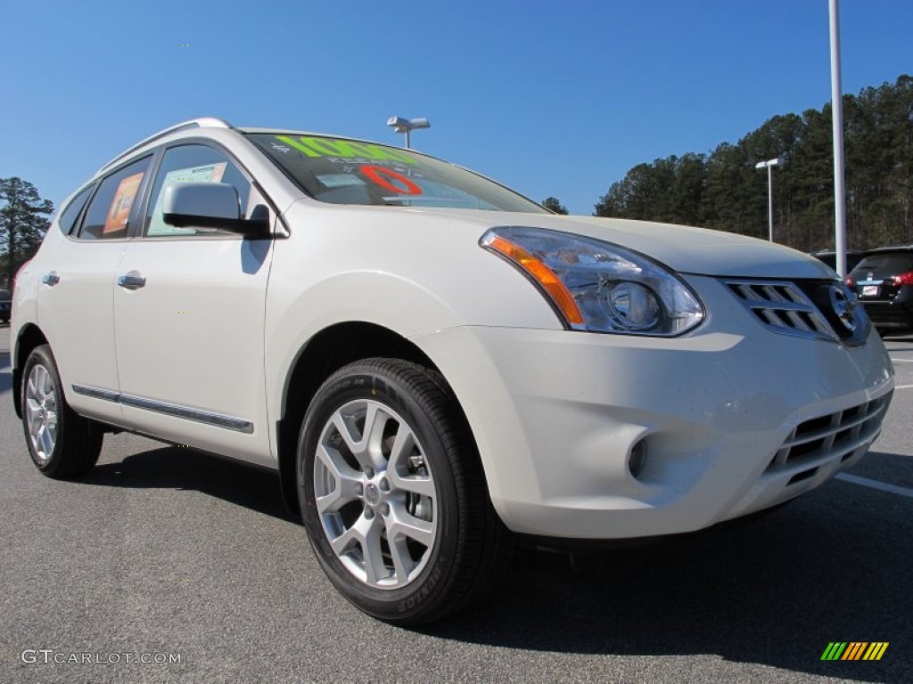 2012 Rogue SV - Pearl White / Black photo #7