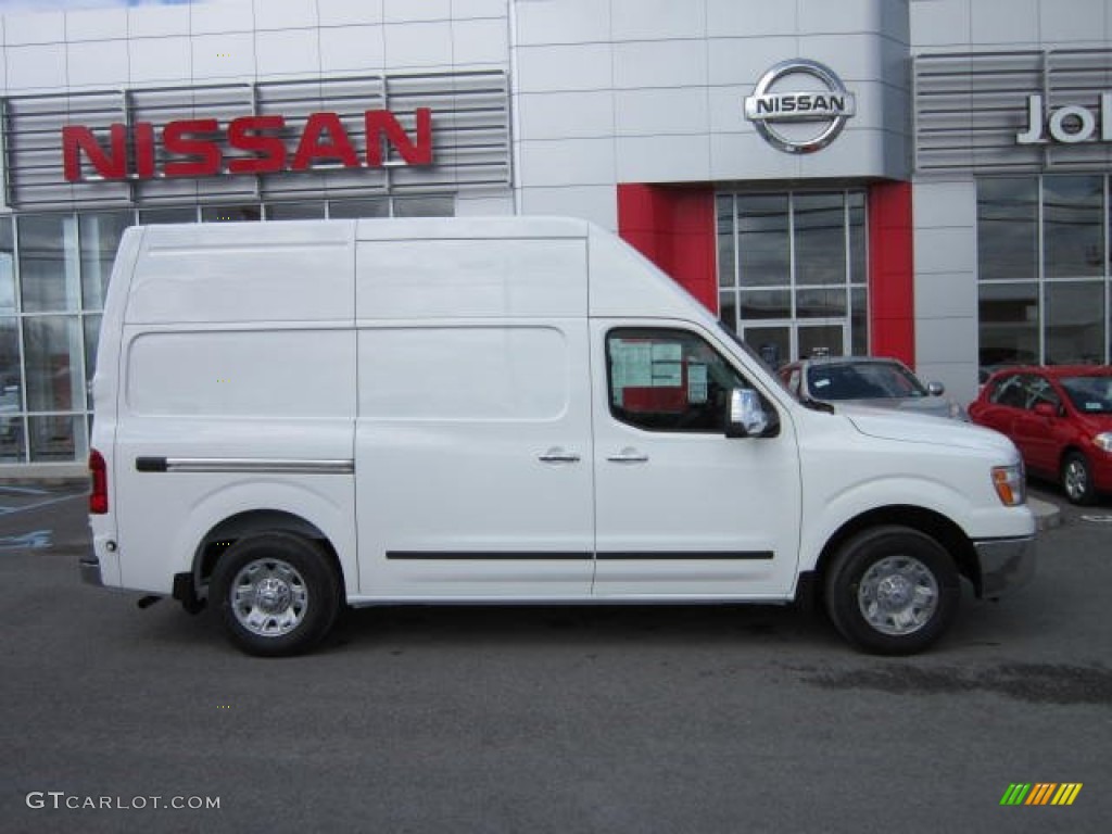 Nissan n v 2500 #2