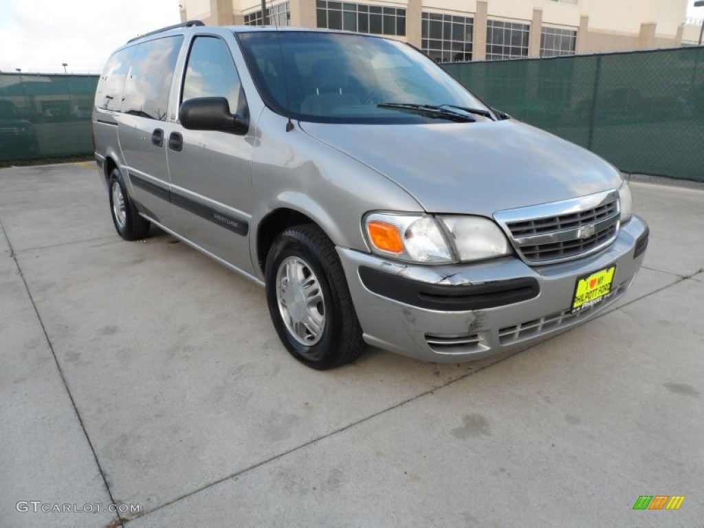 2004 Venture LT - Silverstone Metallic / Medium Gray photo #1