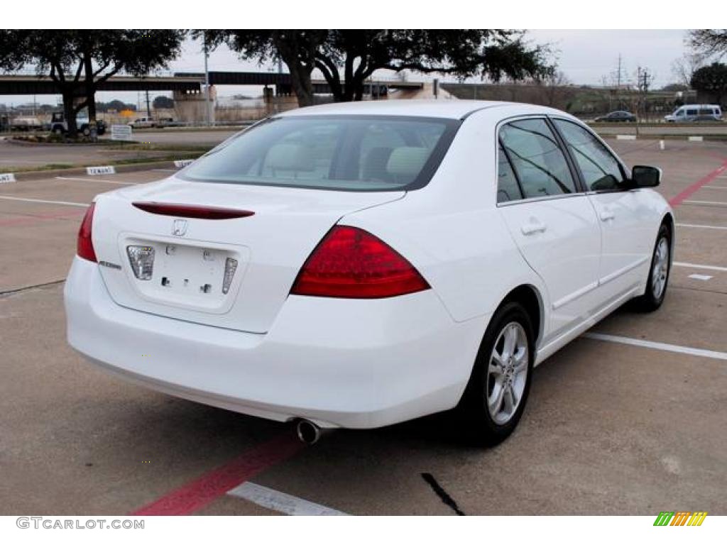 2007 Accord SE Sedan - Taffeta White / Ivory photo #7