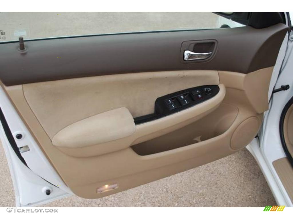 2007 Accord SE Sedan - Taffeta White / Ivory photo #11