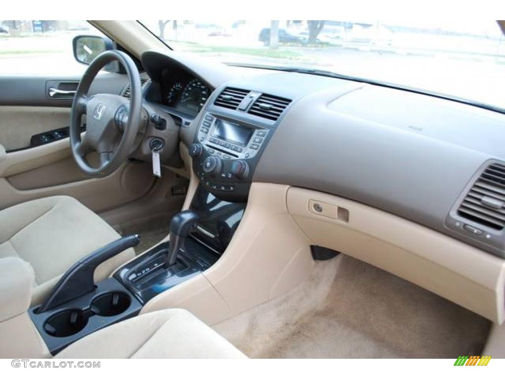 2007 Accord SE Sedan - Taffeta White / Ivory photo #23