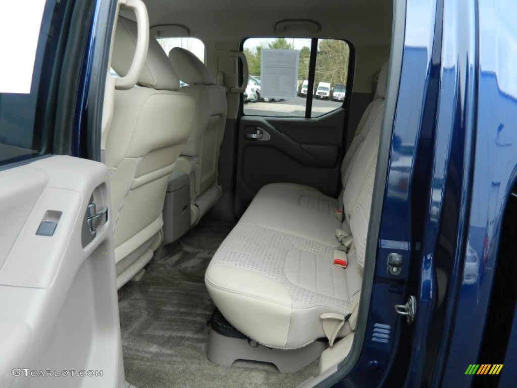 Beige Interior 2010 Nissan Frontier LE Crew Cab 4x4 Photo #62495034