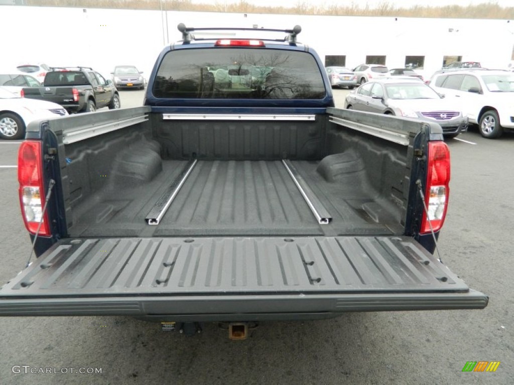 2010 Nissan Frontier LE Crew Cab 4x4 Trunk Photo #62495043