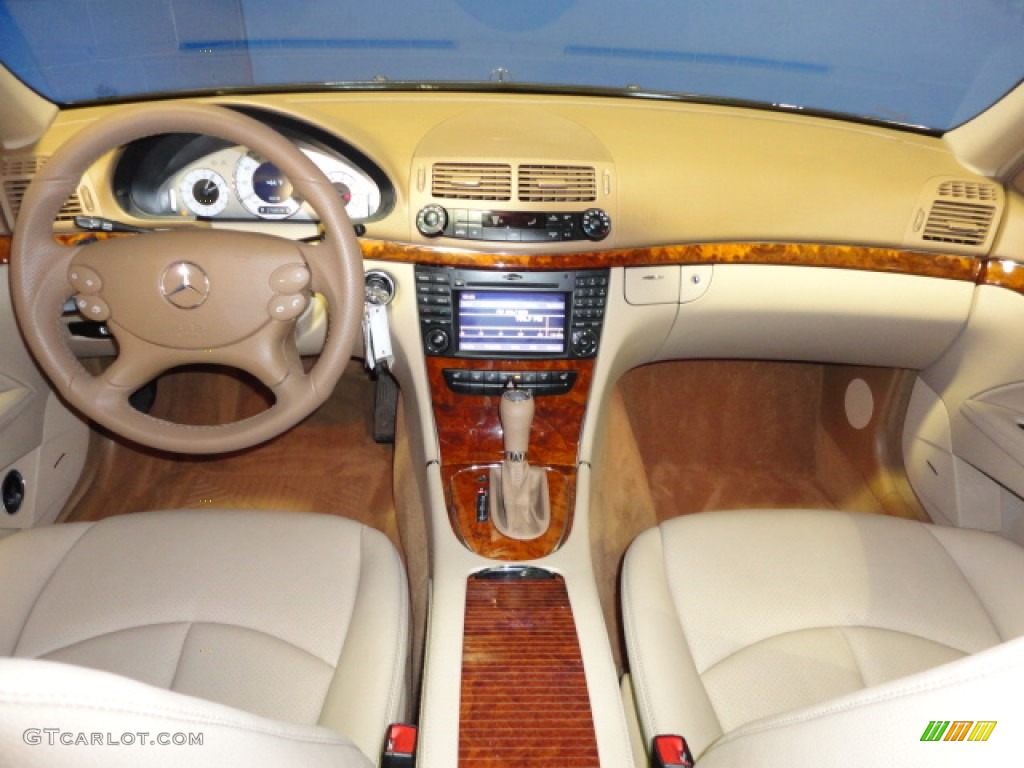2009 E 350 4Matic Sedan - Capri Blue Metallic / Cashmere photo #15