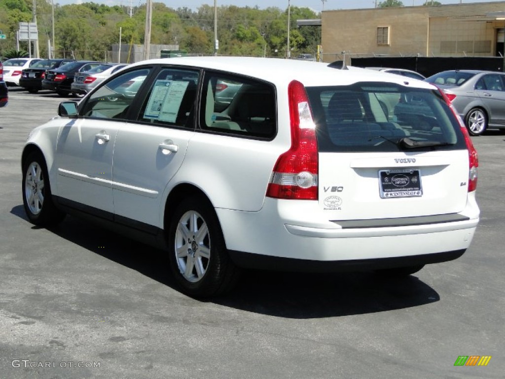 2006 V50 2.4i - Ice White / Dark Beige/Quartz photo #7