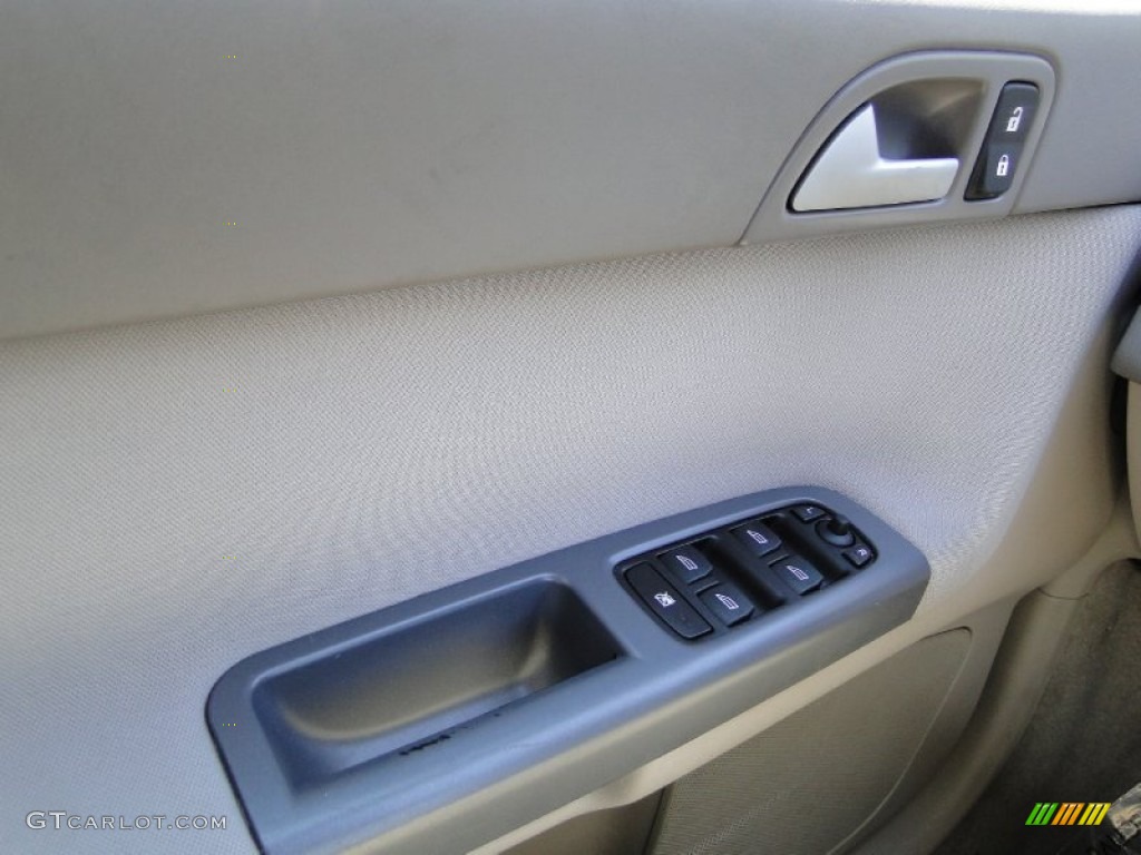 2006 V50 2.4i - Ice White / Dark Beige/Quartz photo #15