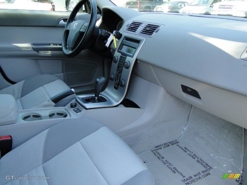2006 V50 2.4i - Ice White / Dark Beige/Quartz photo #23