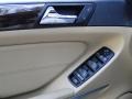 Obsidian Black Metallic - GL 550 4Matic Photo No. 18