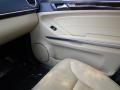 Obsidian Black Metallic - GL 550 4Matic Photo No. 29