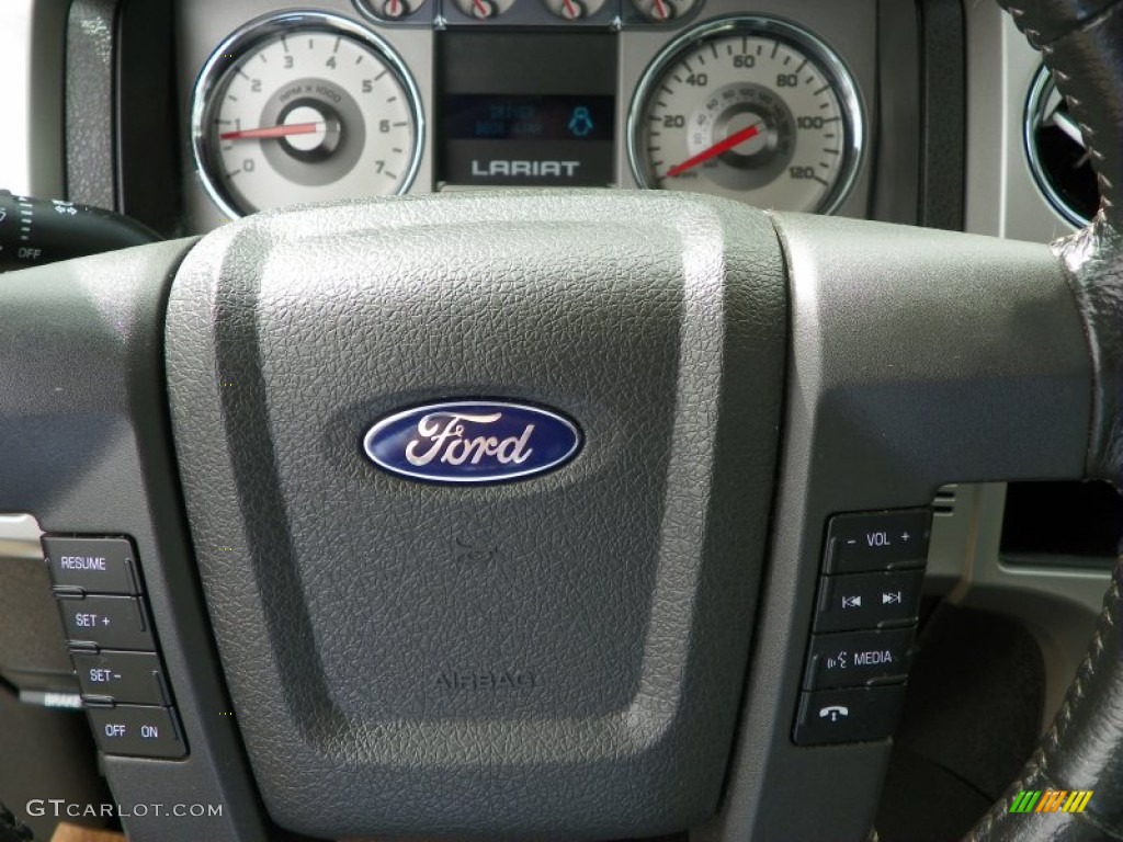 2010 F150 Lariat SuperCab 4x4 - Tuxedo Black / Black photo #28