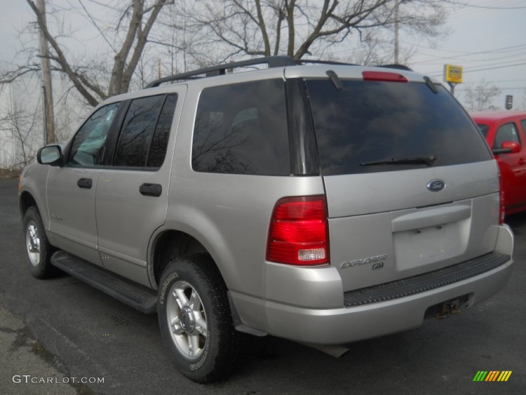 2004 Explorer XLT 4x4 - Silver Birch Metallic / Graphite photo #14