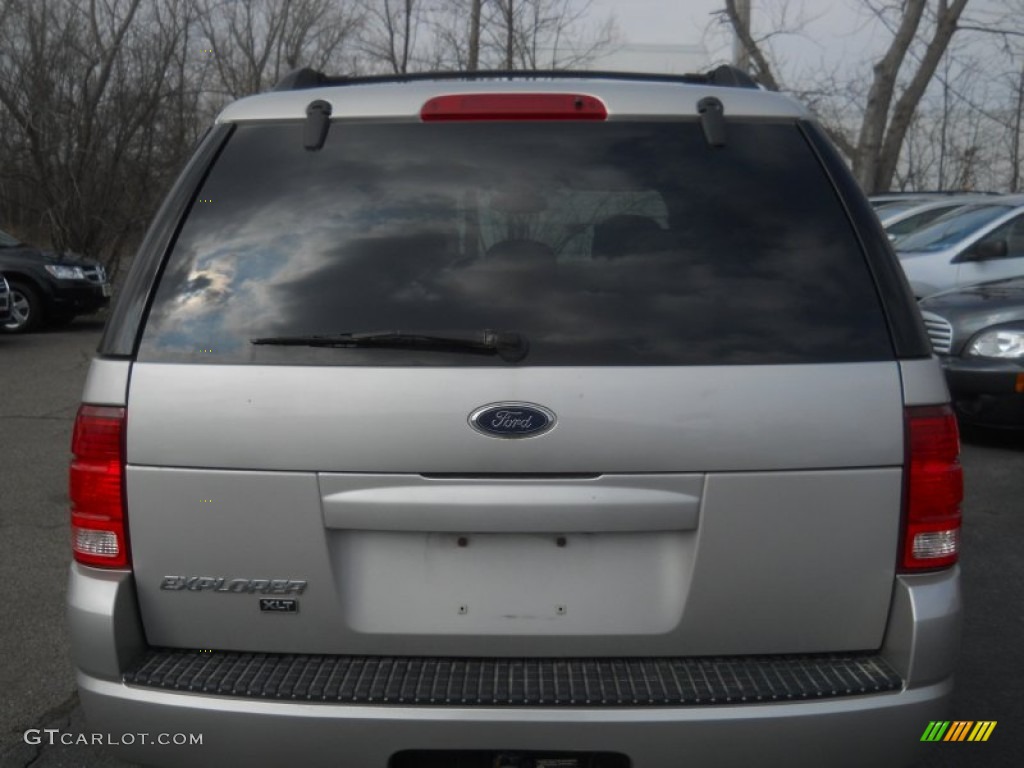 2004 Explorer XLT 4x4 - Silver Birch Metallic / Graphite photo #15