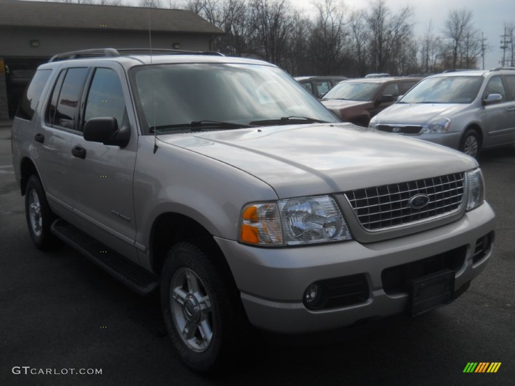 2004 Explorer XLT 4x4 - Silver Birch Metallic / Graphite photo #16