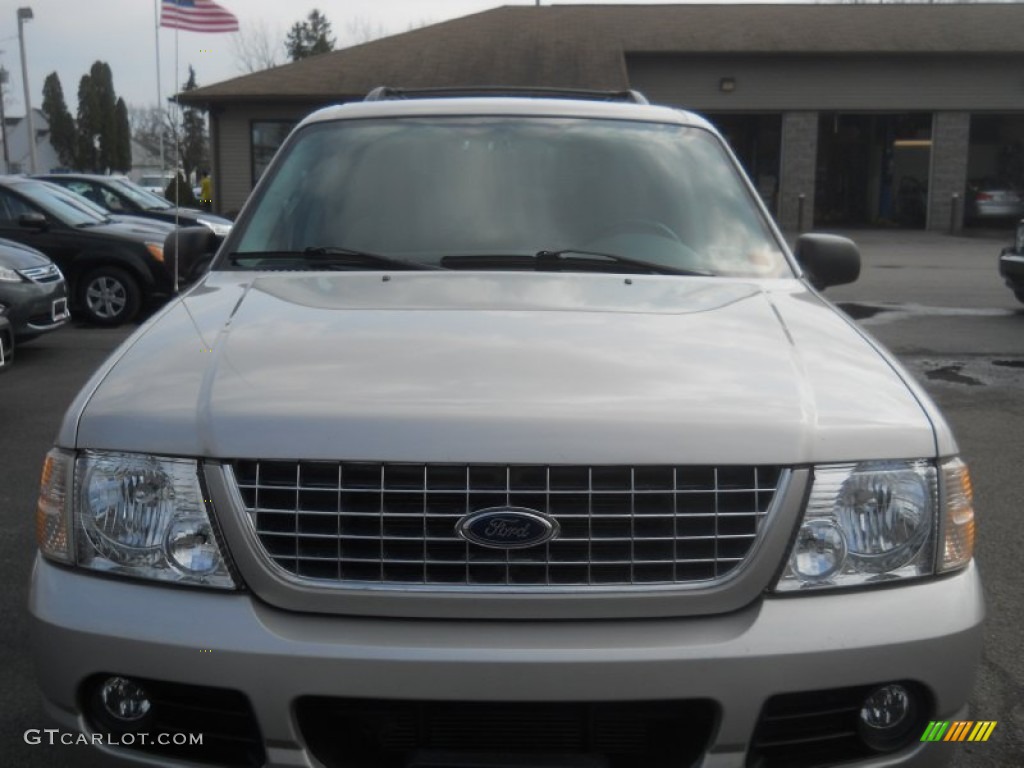 2004 Explorer XLT 4x4 - Silver Birch Metallic / Graphite photo #17