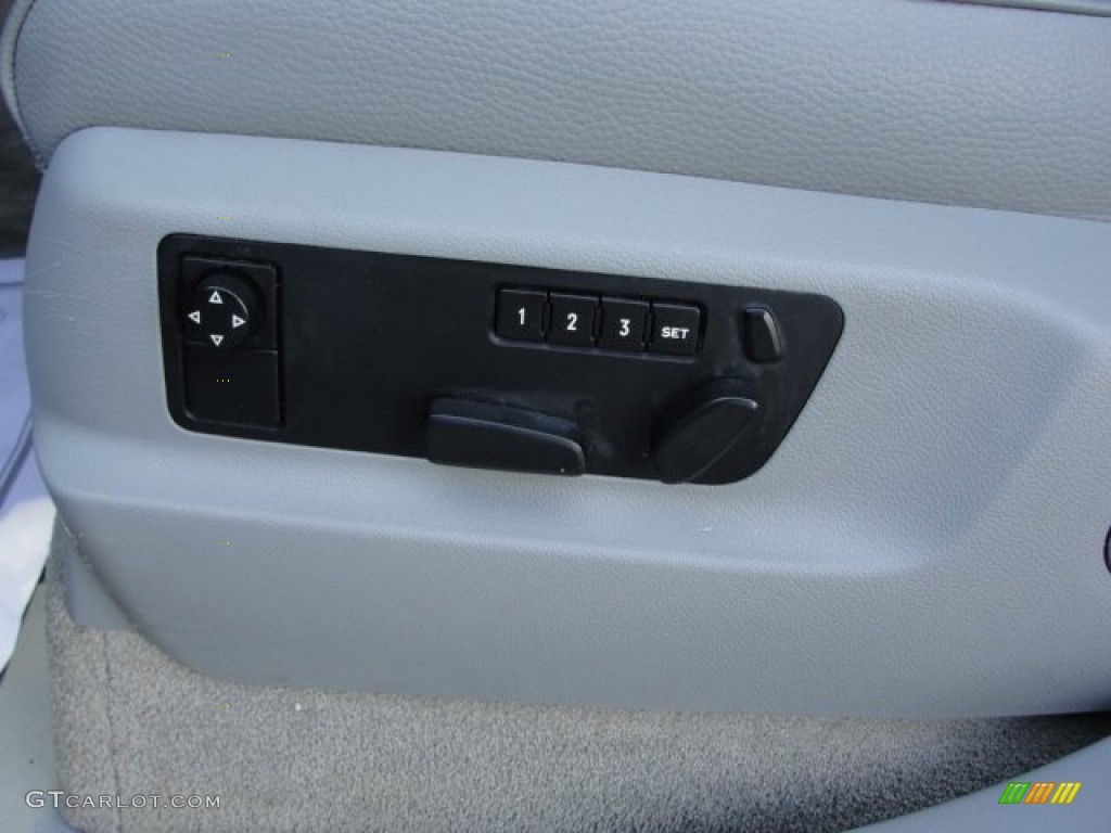 2005 Volkswagen Touareg V6 Controls Photo #62508657