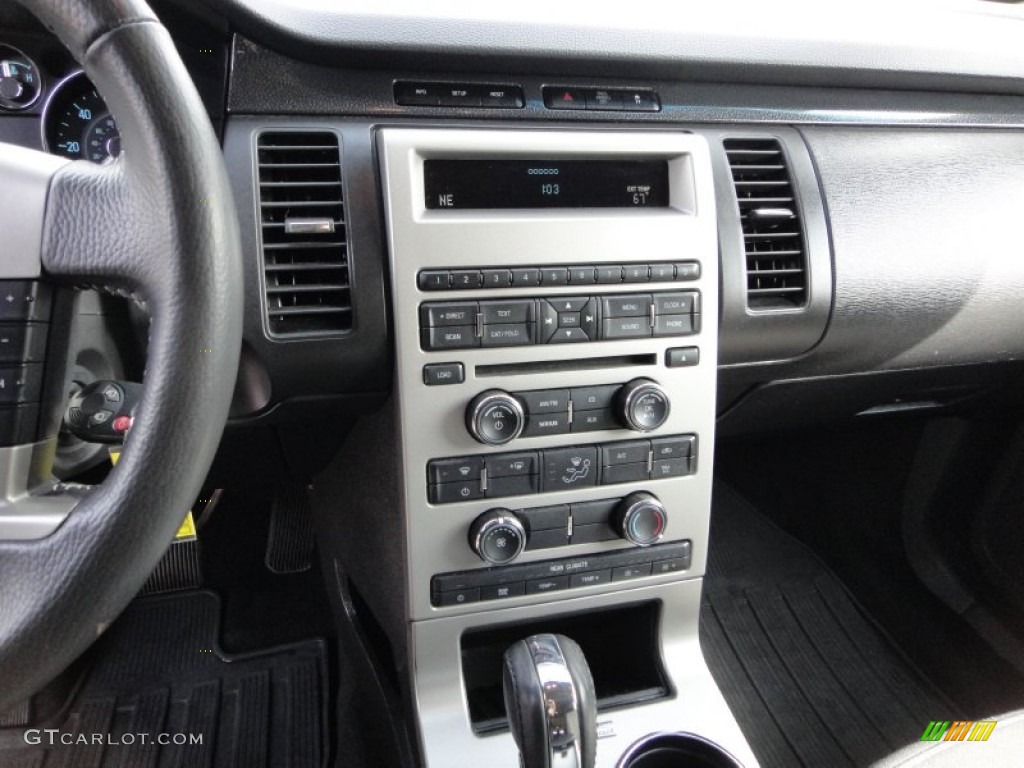 2009 Ford Flex SE Controls Photo #62510197