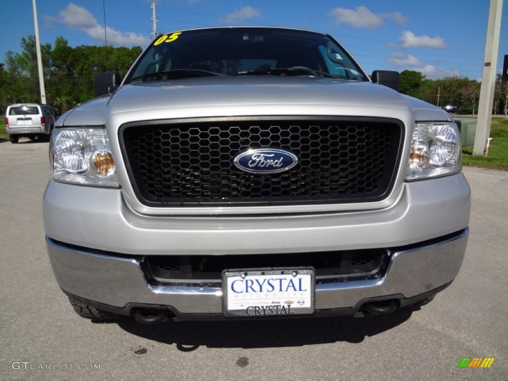 2005 F150 XLT SuperCab 4x4 - Silver Metallic / Medium Flint Grey photo #13