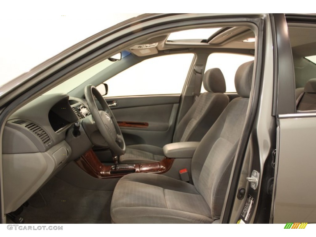 Gray Interior 2005 Toyota Camry XLE Photo #62520586