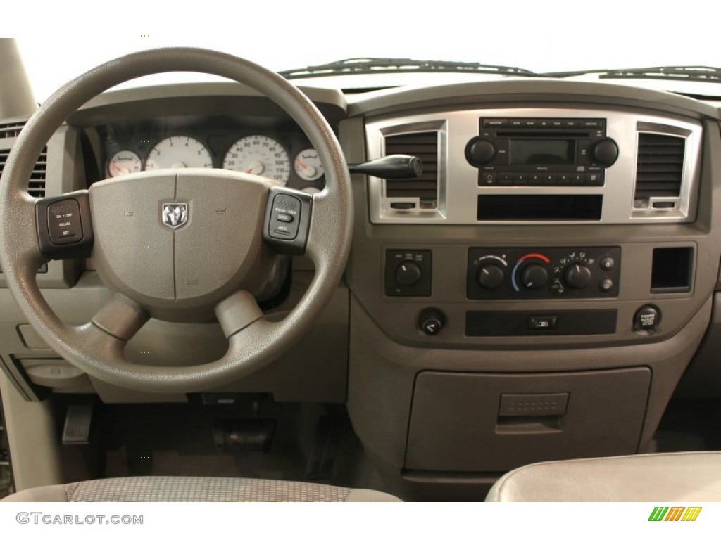 2008 Ram 1500 SLT Quad Cab 4x4 - Light Khaki Metallic / Khaki photo #17