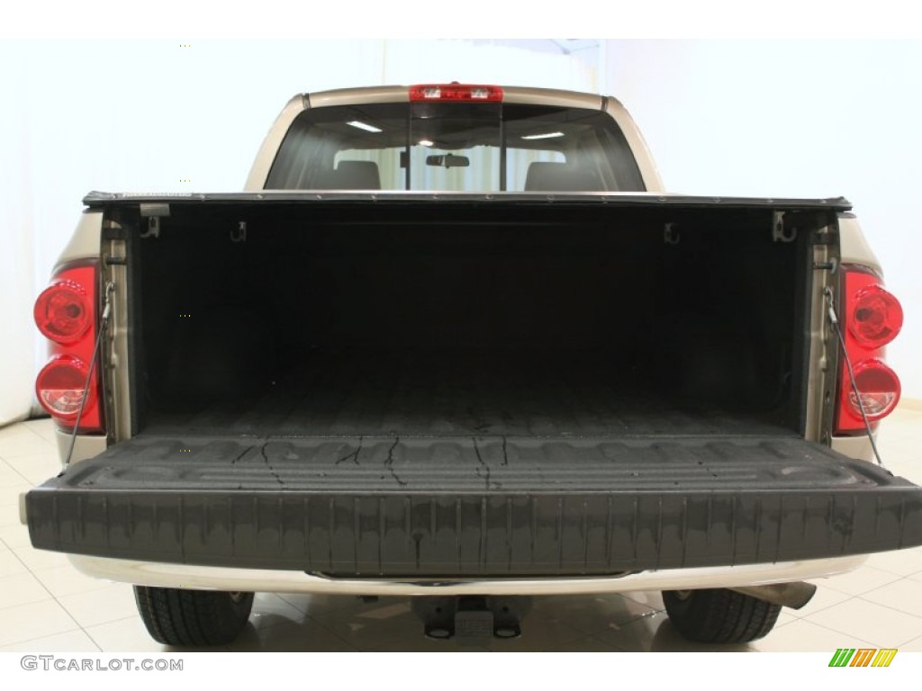 2008 Ram 1500 SLT Quad Cab 4x4 - Light Khaki Metallic / Khaki photo #18