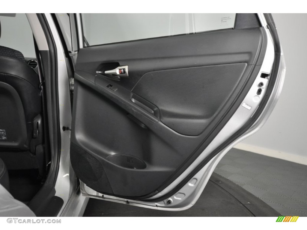 2009 Pontiac Vibe GT Ebony Door Panel Photo #62522905