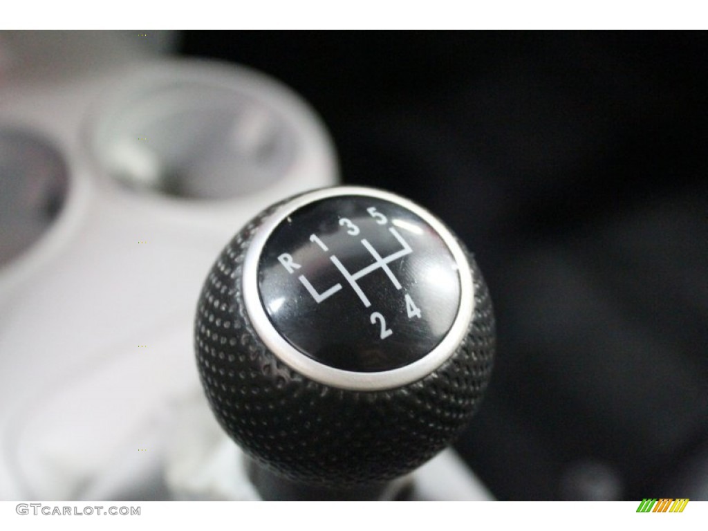 2002 Volkswagen New Beetle GLS TDI Coupe 5 Speed Manual Transmission Photo #62525219
