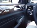 Black - ML 350 4Matic Photo No. 23