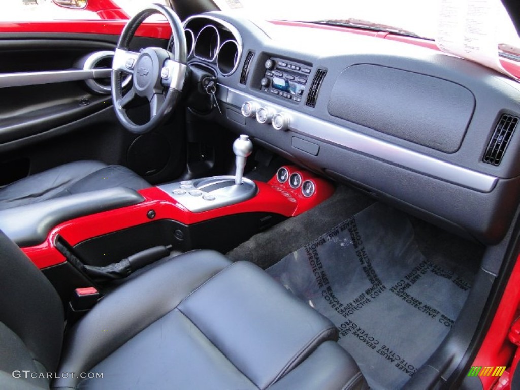 2005 Chevrolet SSR Standard SSR Model Ebony Black Dashboard Photo #62528705