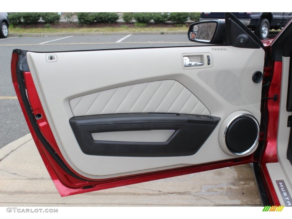 2011 Ford Mustang V6 Premium Convertible Stone Door Panel Photo #62534272