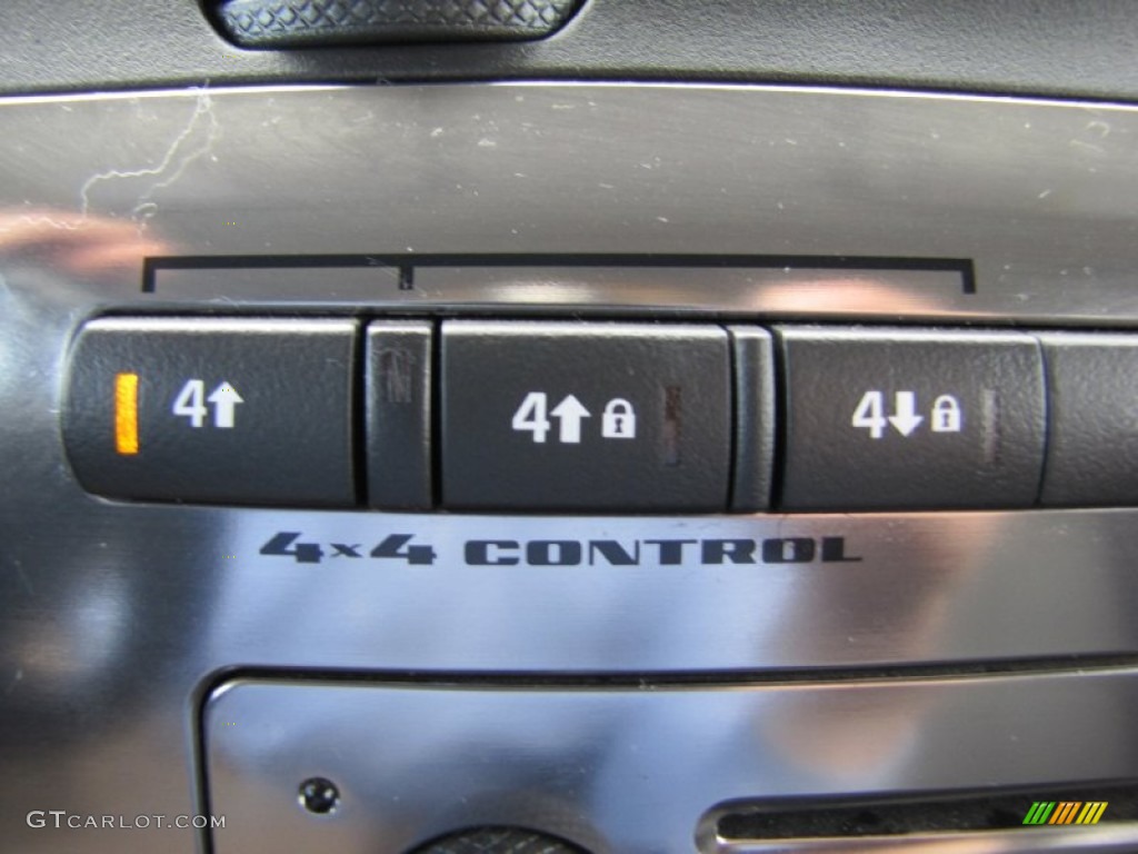 2009 Hummer H3 Standard H3 Model Controls Photo #62535532
