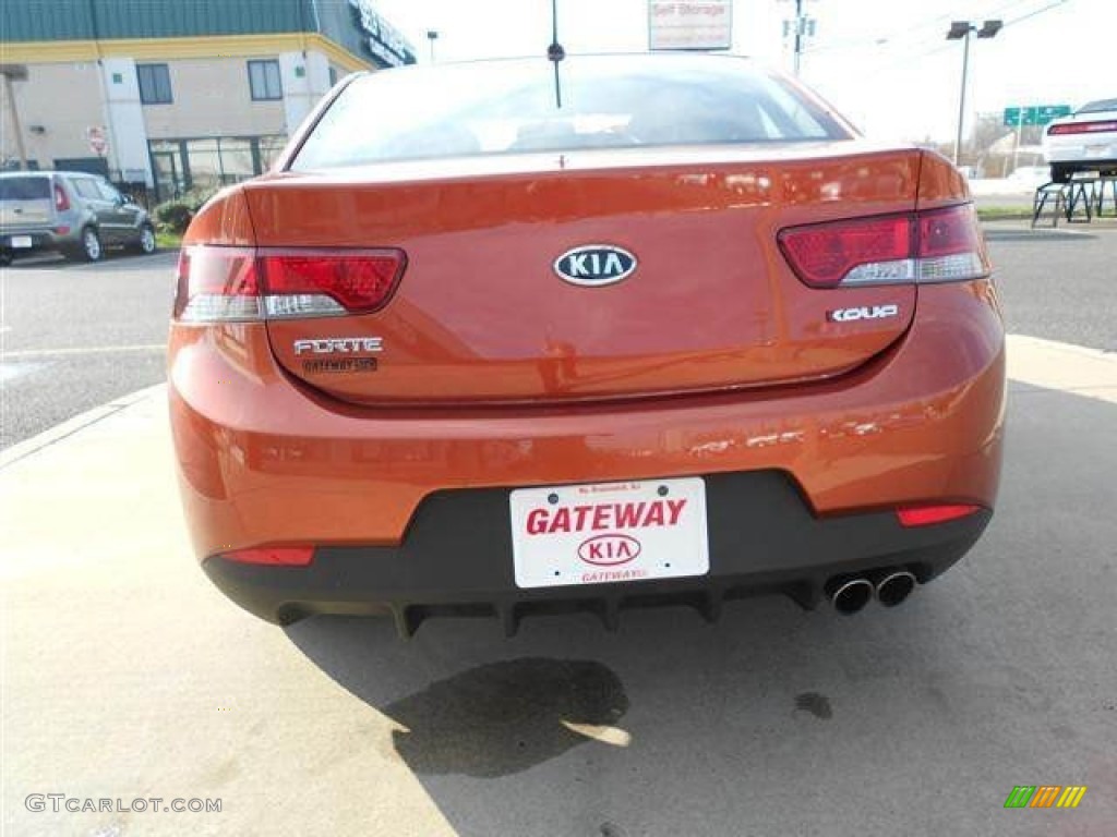 2010 Forte Koup SX - Copperhead / Black Sport photo #7