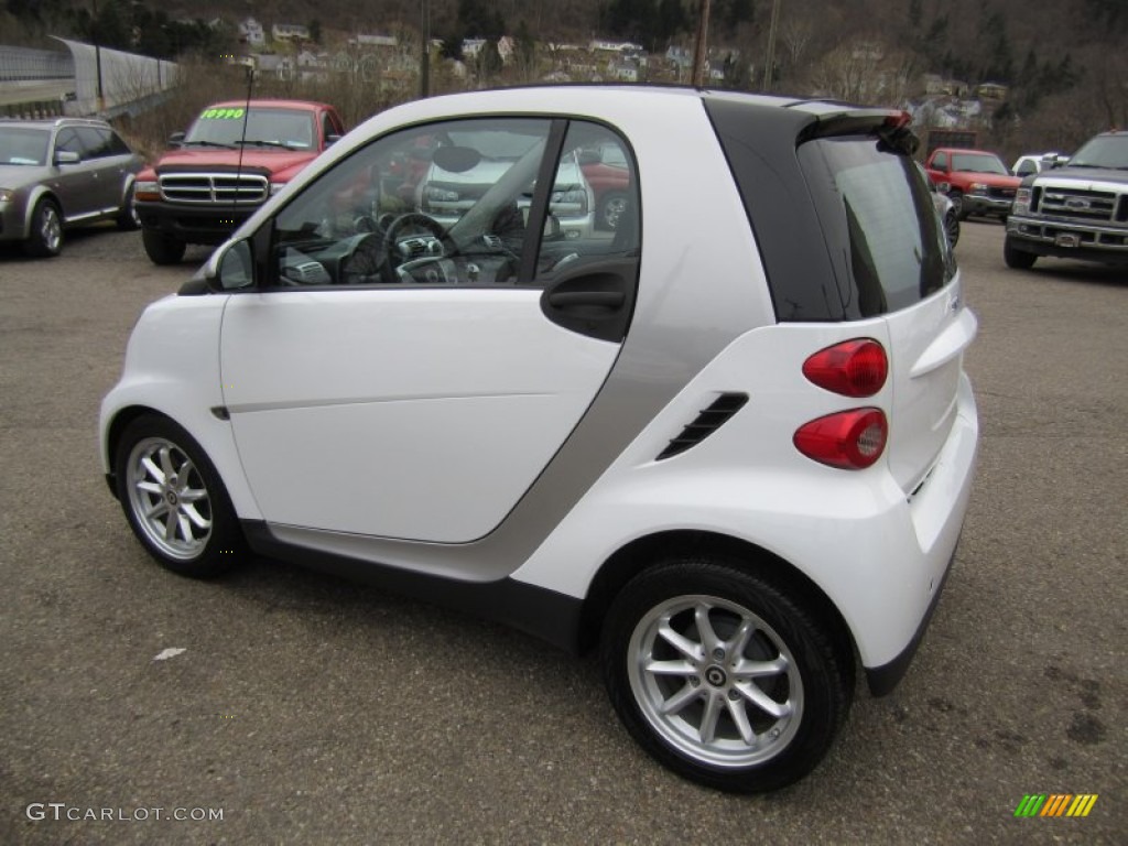 2009 fortwo passion coupe - Crystal White / Design Black photo #7