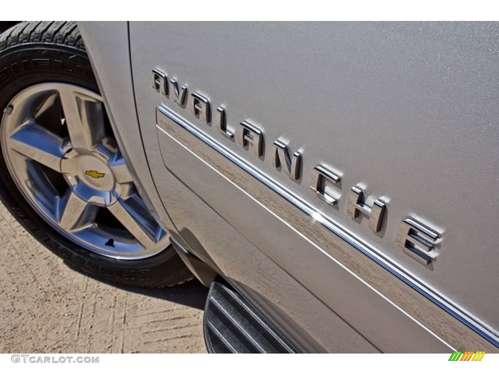 2010 Chevrolet Avalanche LTZ 4x4 Marks and Logos Photo #62539042