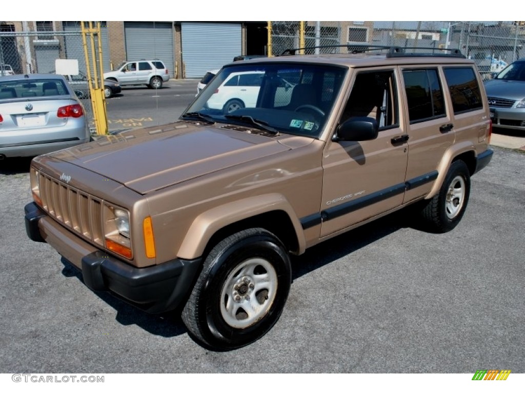 2000 Cherokee Sport 4x4 - Desert Sand Pearl / Camel Beige photo #4