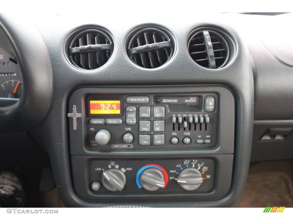 1995 Pontiac Firebird Formula Coupe Controls Photo #62543698