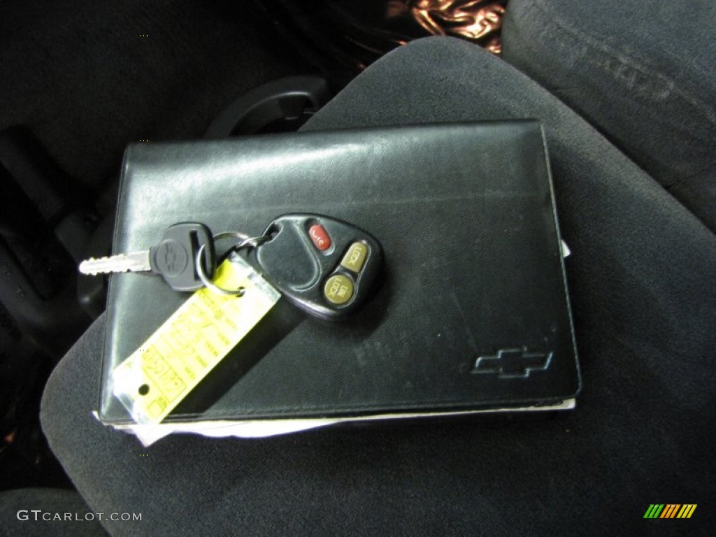 2001 Chevrolet Silverado 1500 LS Regular Cab 4x4 Keys Photo #62543995