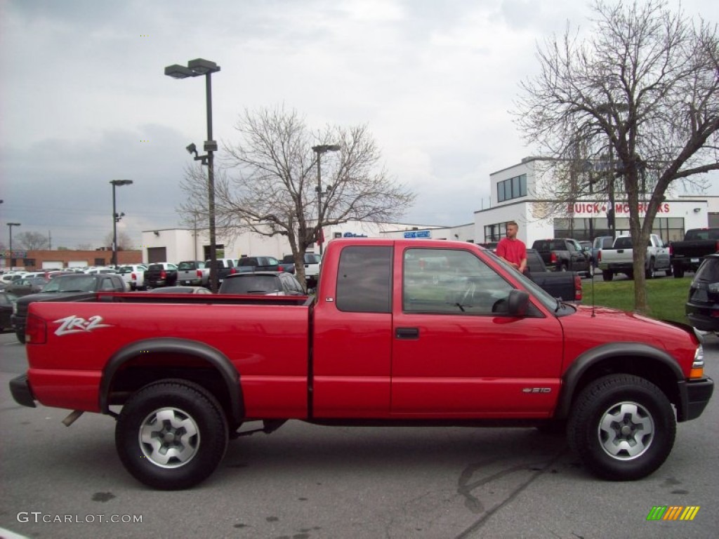 2001 S10 ZR2 Extended Cab 4x4 - Victory Red / Graphite photo #6
