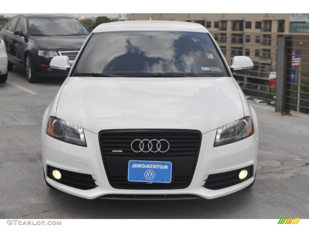 2010 A3 2.0 TFSI quattro - Ibis White / Black photo #2