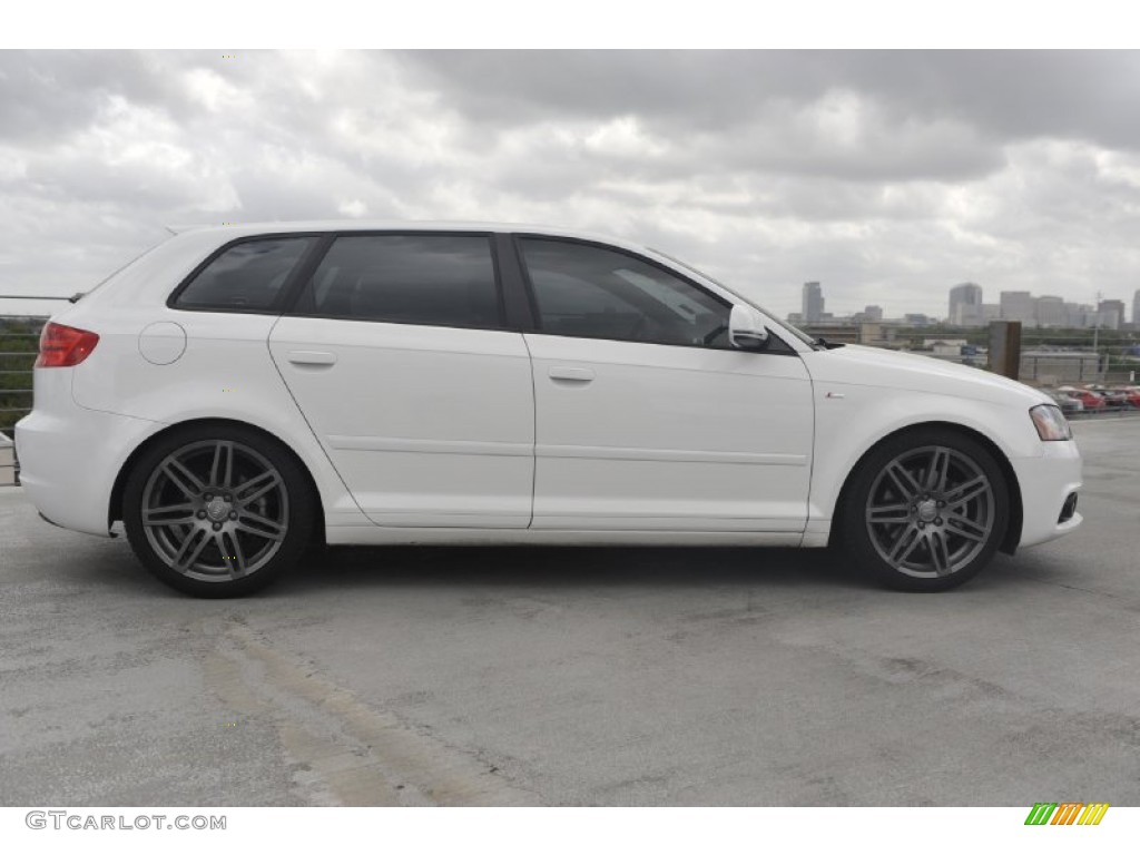 2010 A3 2.0 TFSI quattro - Ibis White / Black photo #6