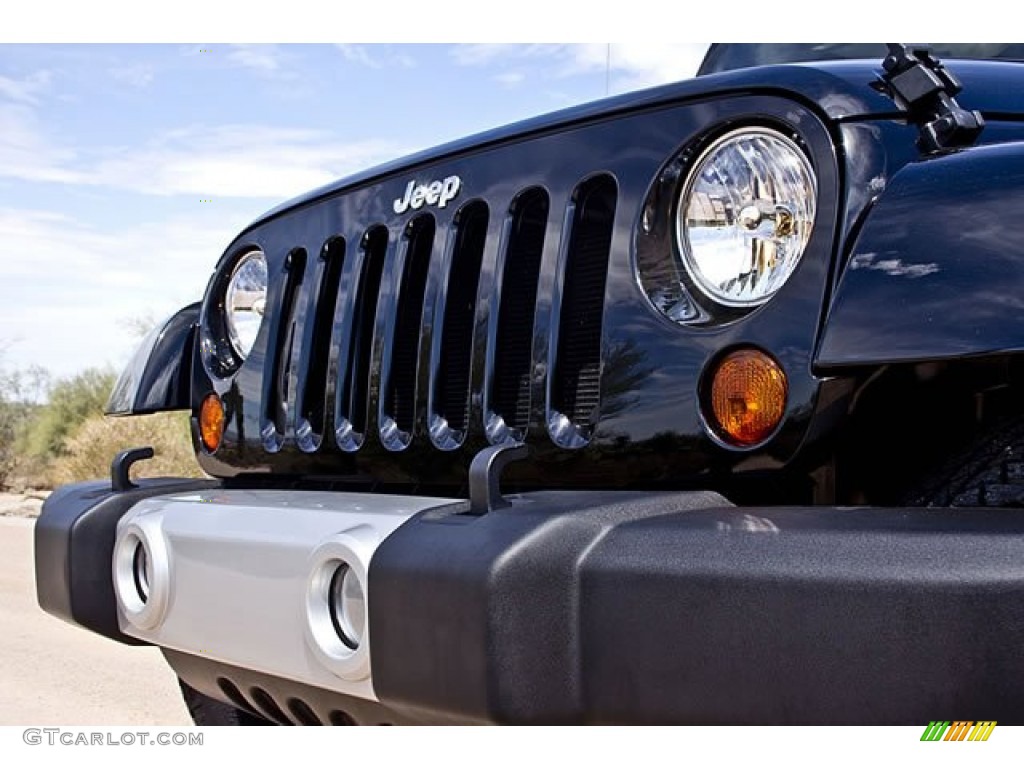 2011 Wrangler Sahara 4x4 - Black / Black/Dark Saddle photo #2